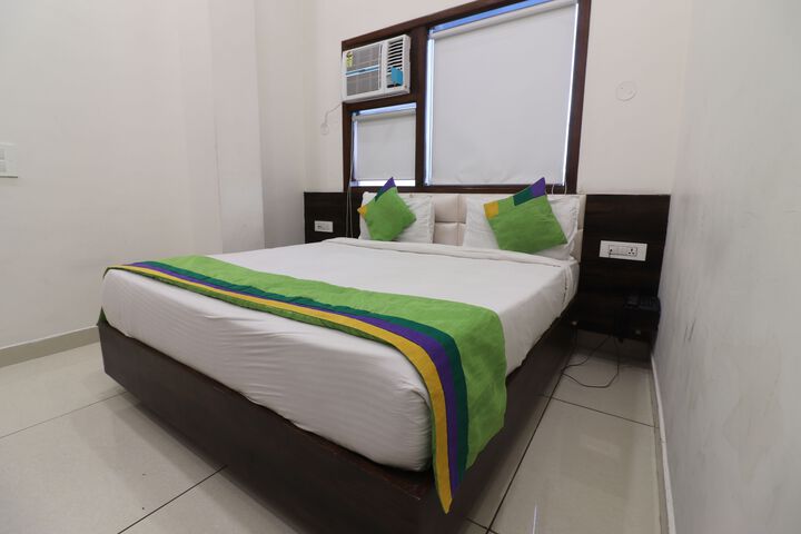 Room 8 of 24