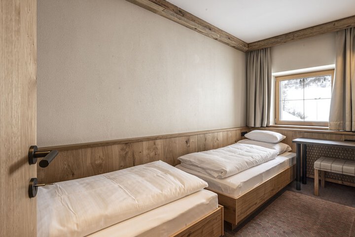 Room 17 of 49
