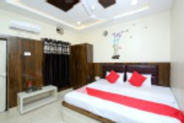 Room 376 of 407
