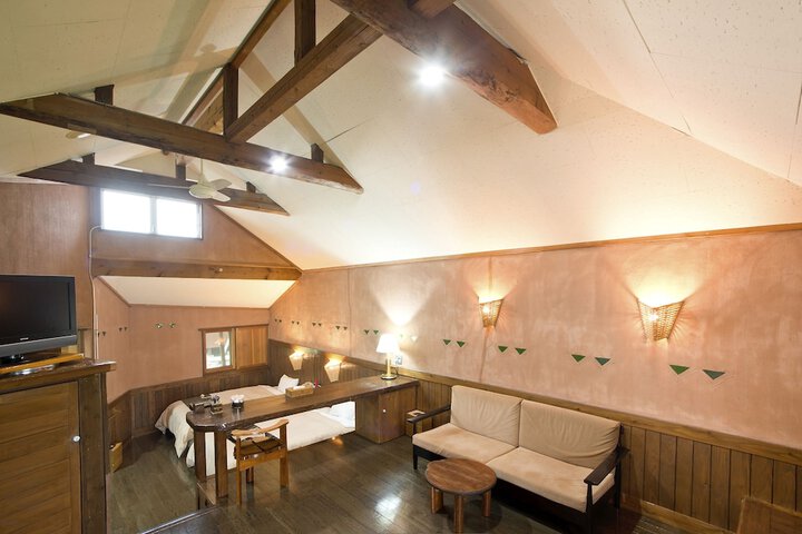 Room 4 of 42