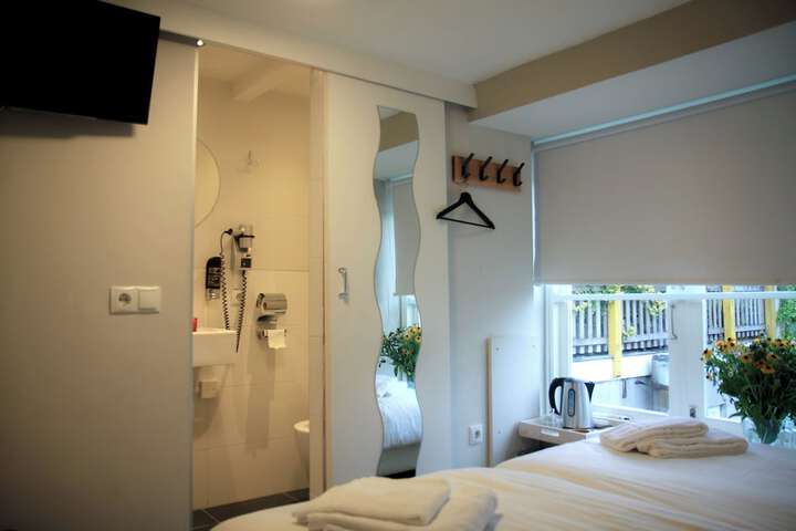 Room 60 of 132