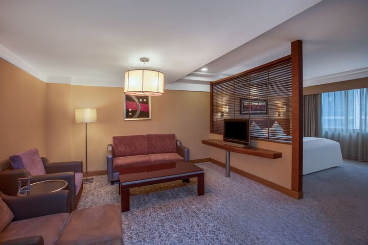 Room 8 of 115