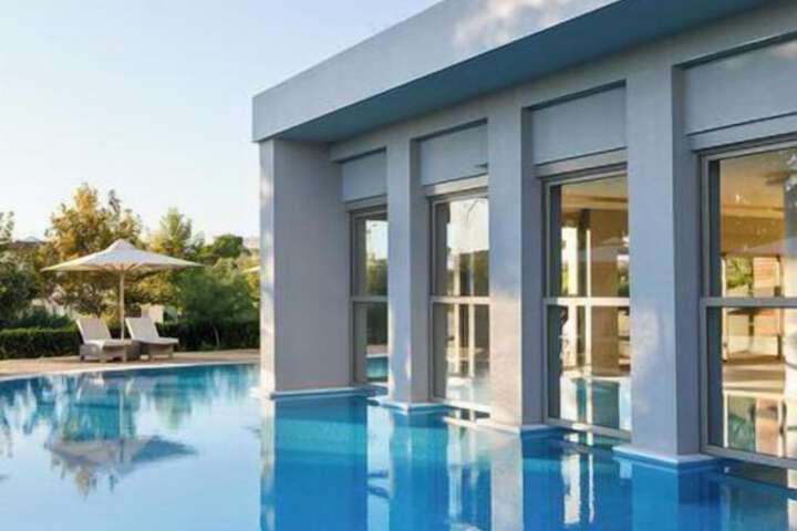 Pool 240 of 611