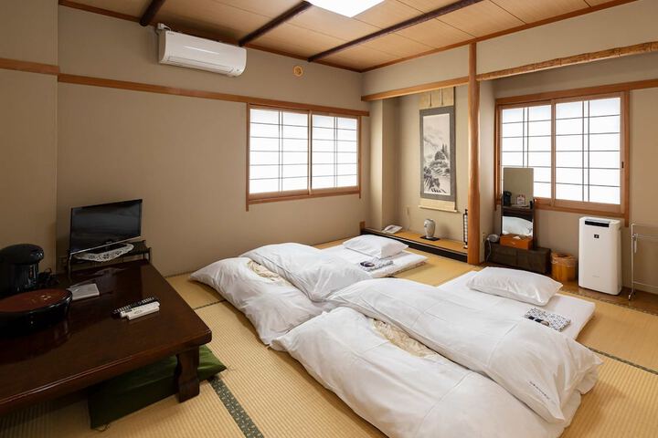 Room 14 of 48