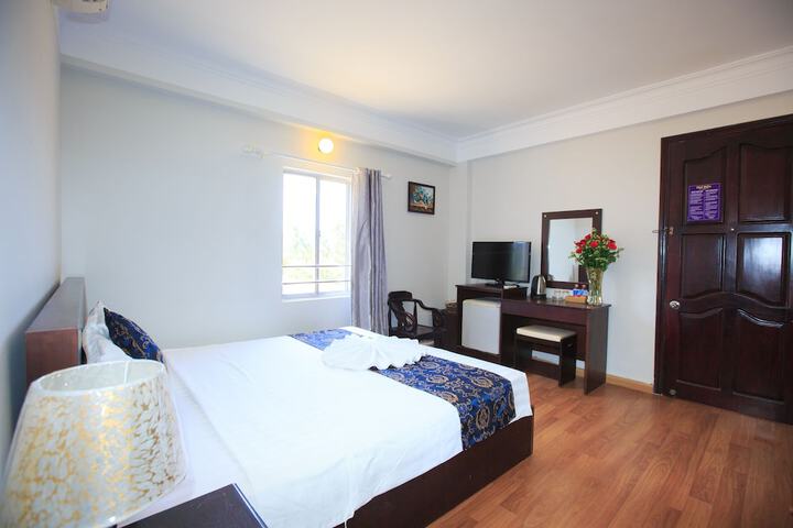 Room 8 of 27