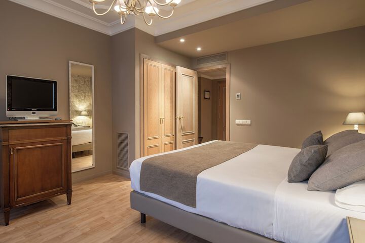 Room 16 of 46