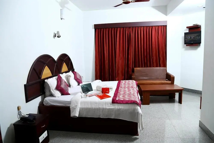 Room 3 of 8