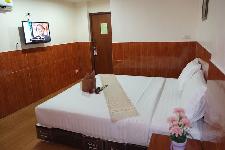 Room 4 of 52