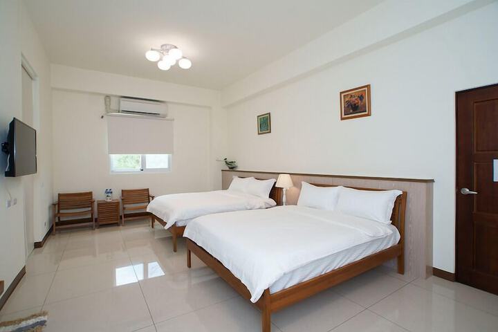 Room 10 of 53
