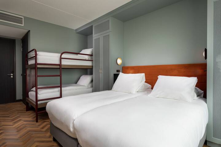 Room 4 of 47