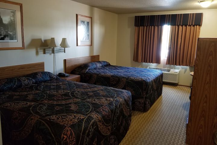 Room 10 of 33