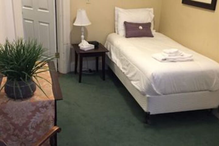 Room 28 of 48