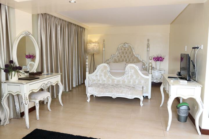 Room 14 of 92