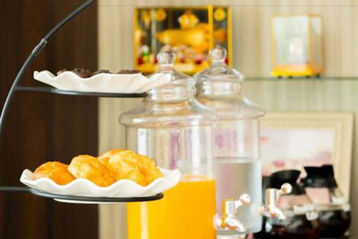 Breakfast/Coffee Service 19 of 25
