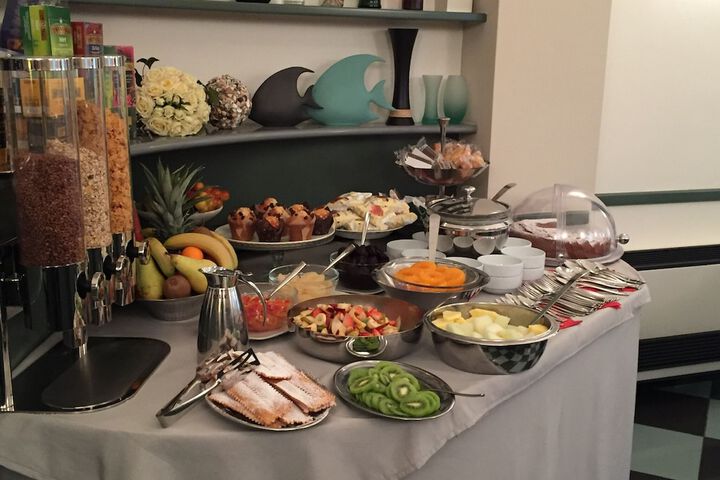 Dining 54 of 65