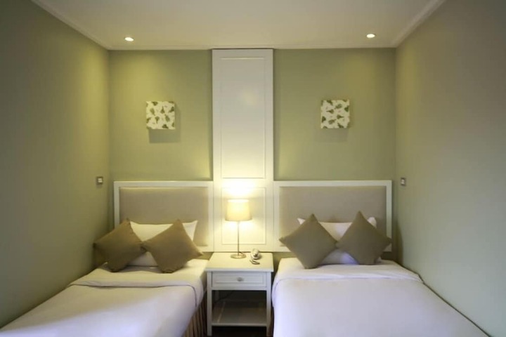 Room 16 of 30