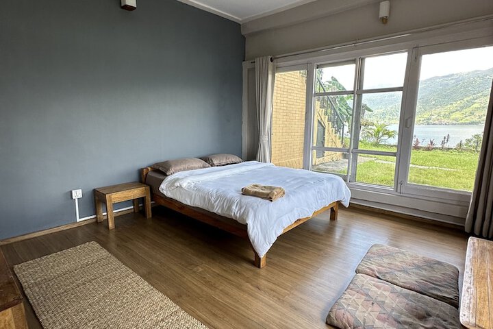 Room 3 of 27