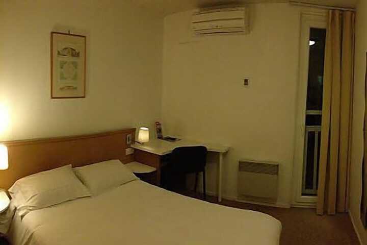 Room 17 of 63