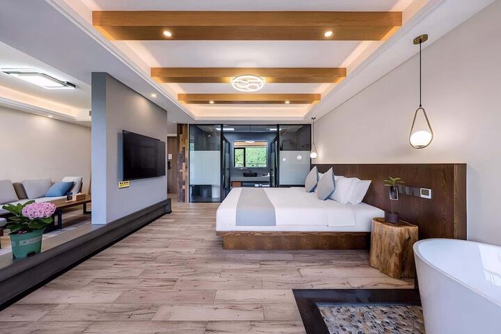 Room 15 of 95