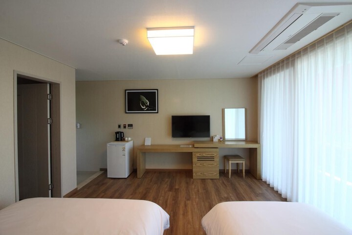 Room 19 of 46