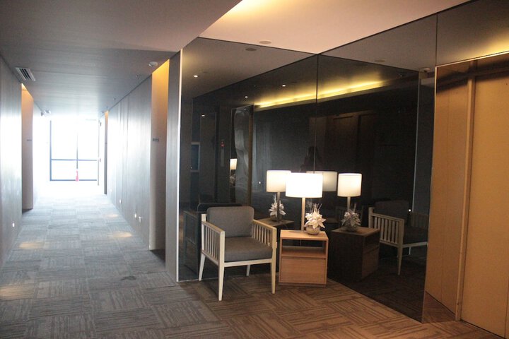 Ballroom/Hall 42 of 51