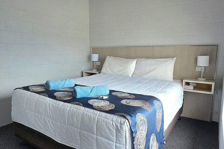 Room 7 of 19