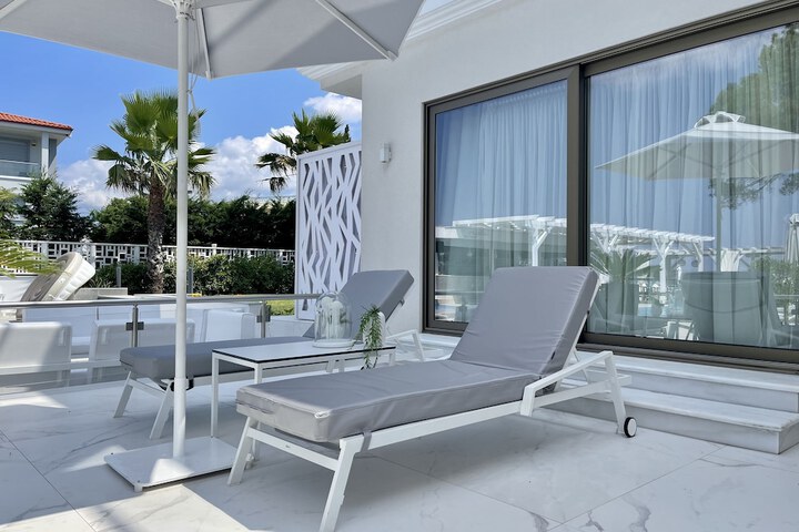 Terrace/Patio 27 of 49