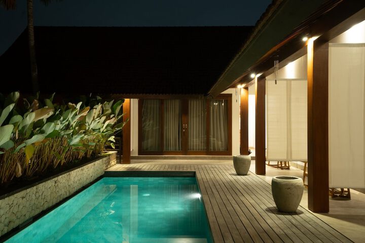 Pool 22 of 29
