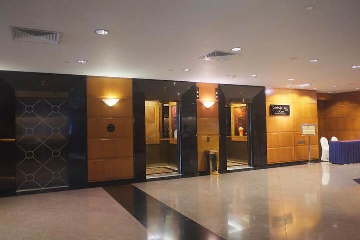 Ballroom/Hall 58 of 60