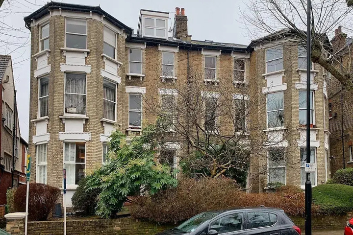 2 bed Flat in Fordwych Road