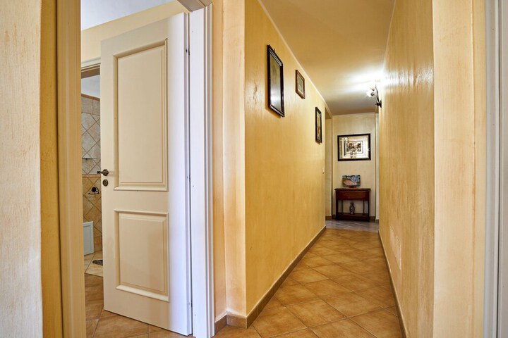 Room 13 of 91