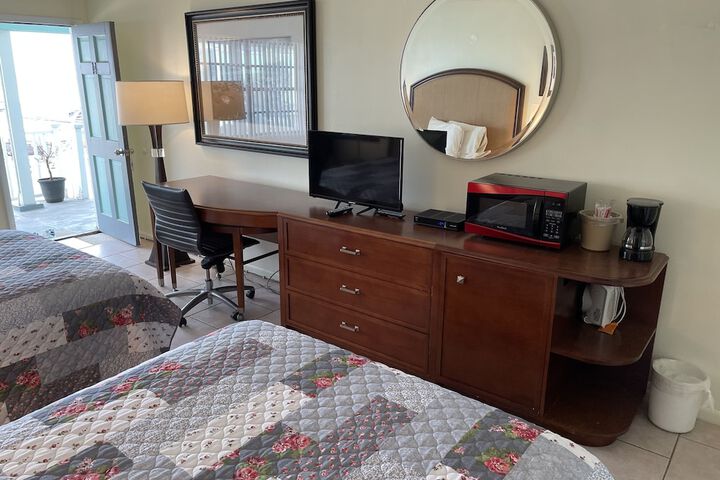 Room 8 of 19