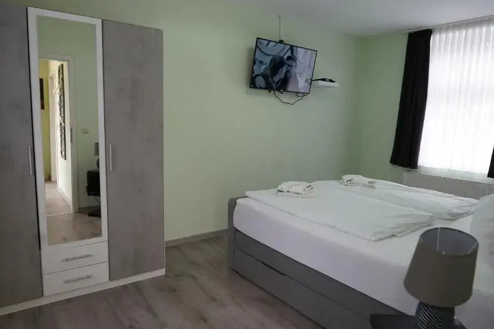 Room 2 of 11