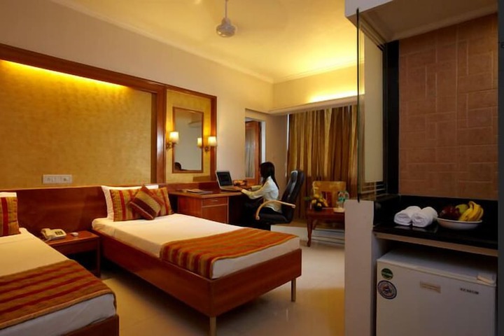 Room 4 of 19