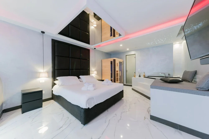Room 3 of 3