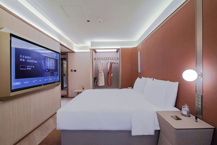 Room 5 of 24