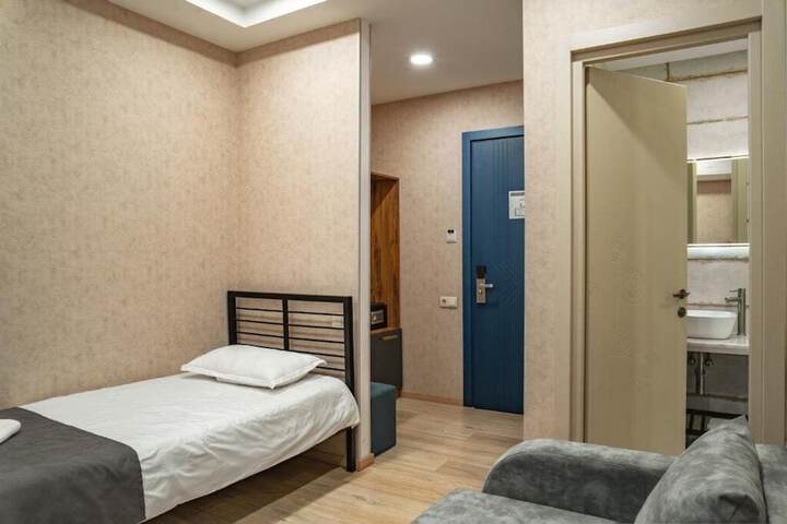 Room 20 of 68