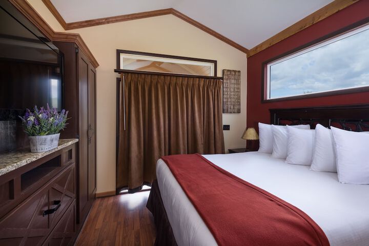 Room 10 of 215