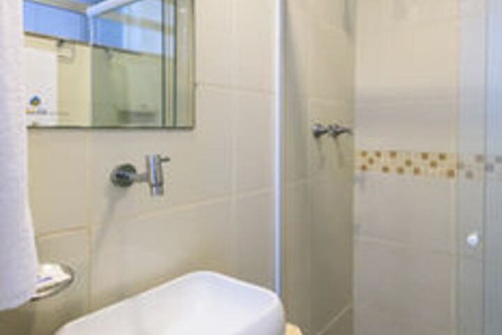 Room 2 of 38