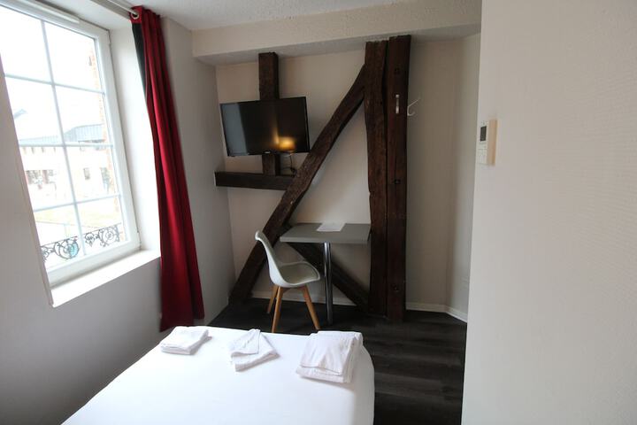 Room 25 of 69