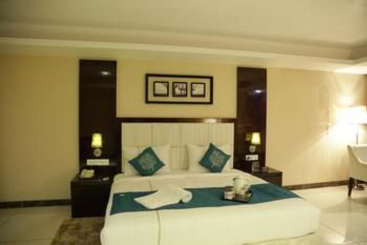 Room 13 of 17