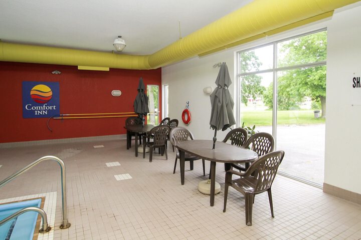 Pool Hotel