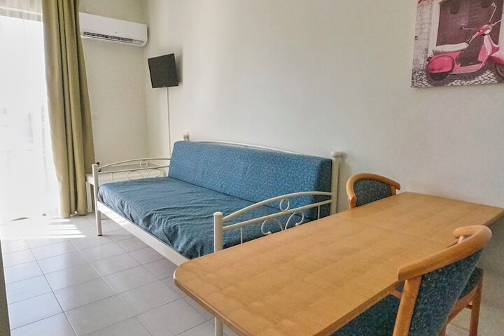 Room 4 of 24