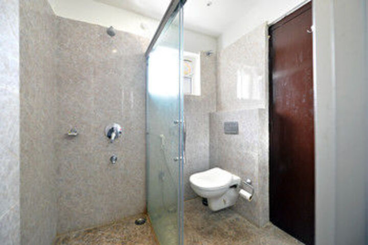 Room 2 of 20