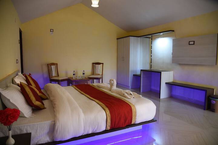 Room 2 of 26