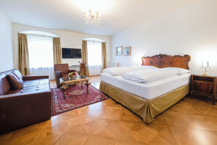 Room 19 of 62