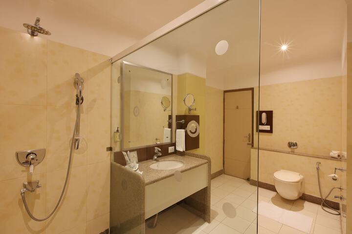 Room 20 of 62