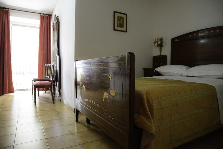 Room 5 of 24