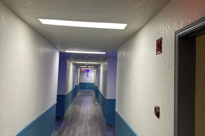 Ballroom/Hall 17 of 27