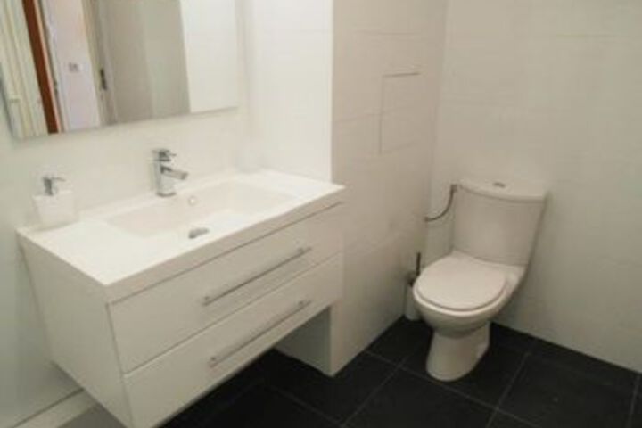 Room 4 of 14
